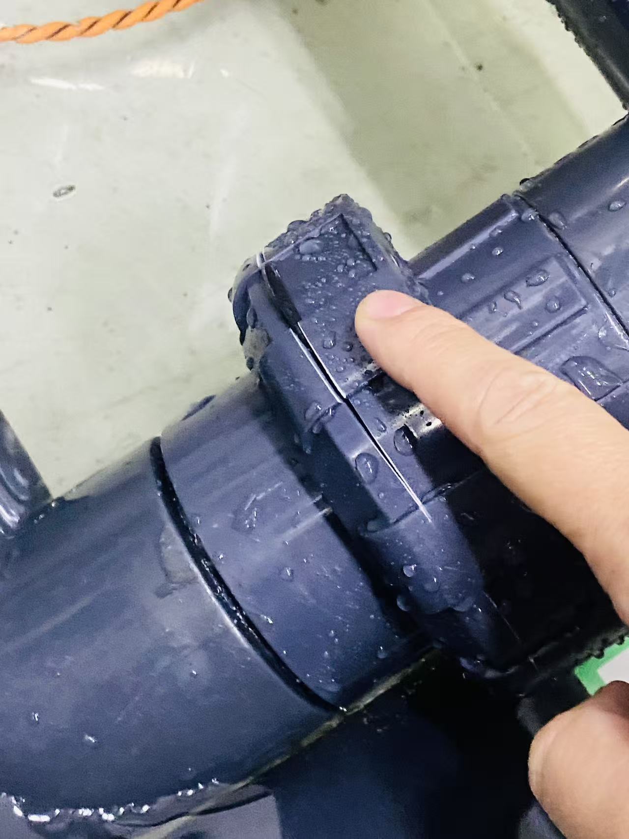 超纯水设备漏水图片